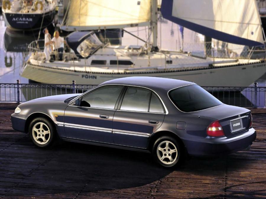  Hyundai Sonata 1996 года  (фото 2 из 7)